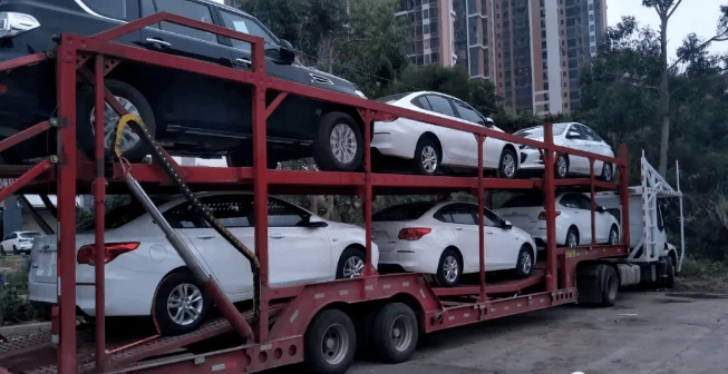 大型的小車托運(yùn)公司是否能夠為客戶提供更好的服務(wù)？-鑫邦運(yùn)車