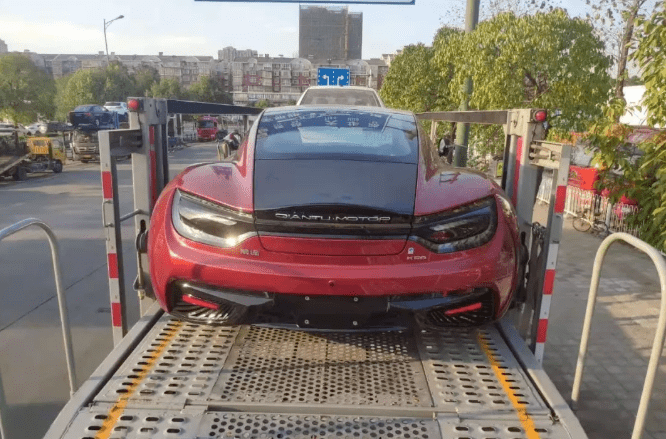 汽車發(fā)物流需要駕駛證嗎？-鑫邦運(yùn)車
